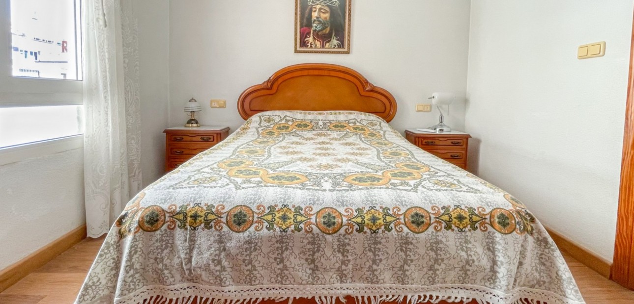Sale - Apartment / flat -
Torrevieja - Playa Acequion