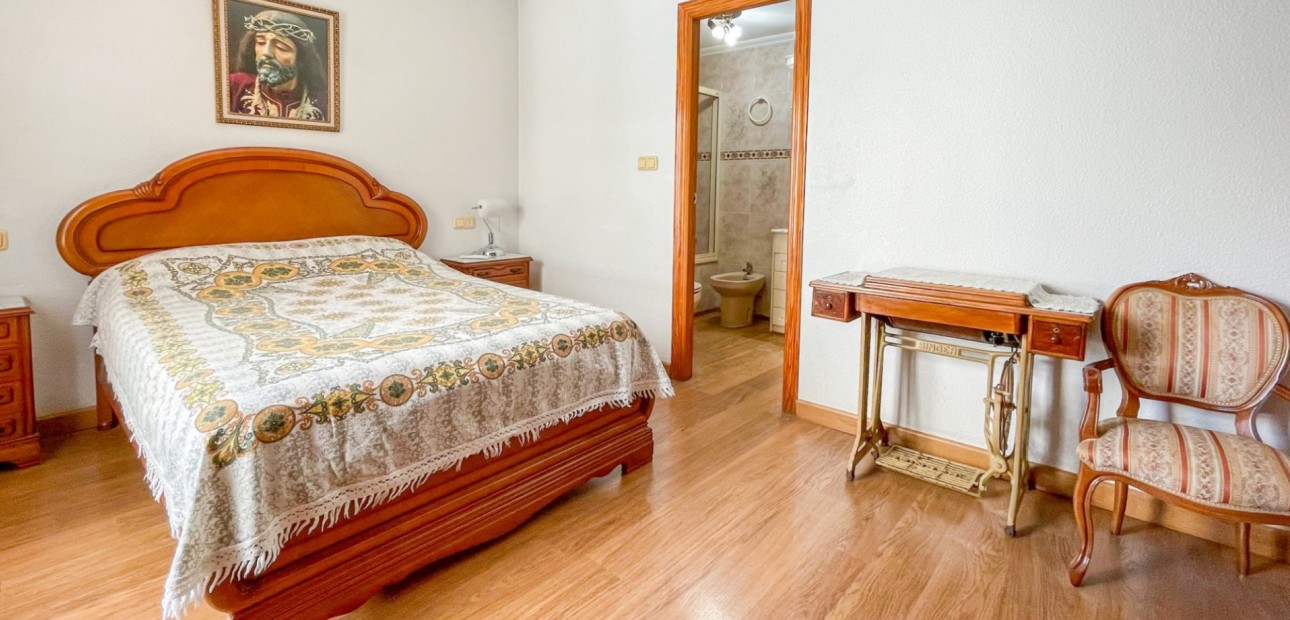Sale - Apartment / flat -
Torrevieja - Playa Acequion