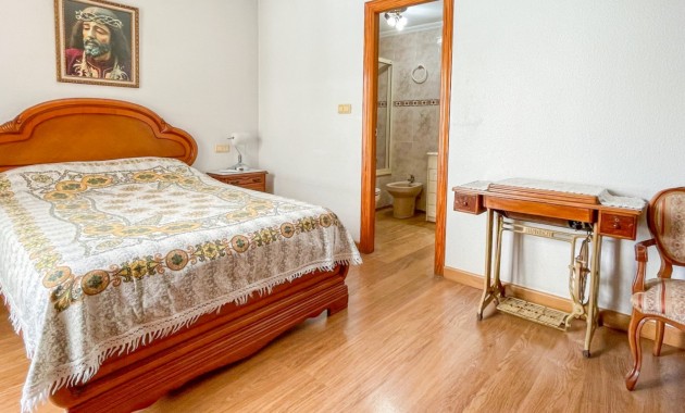 Sale - Apartment / flat -
Torrevieja - Playa Acequion