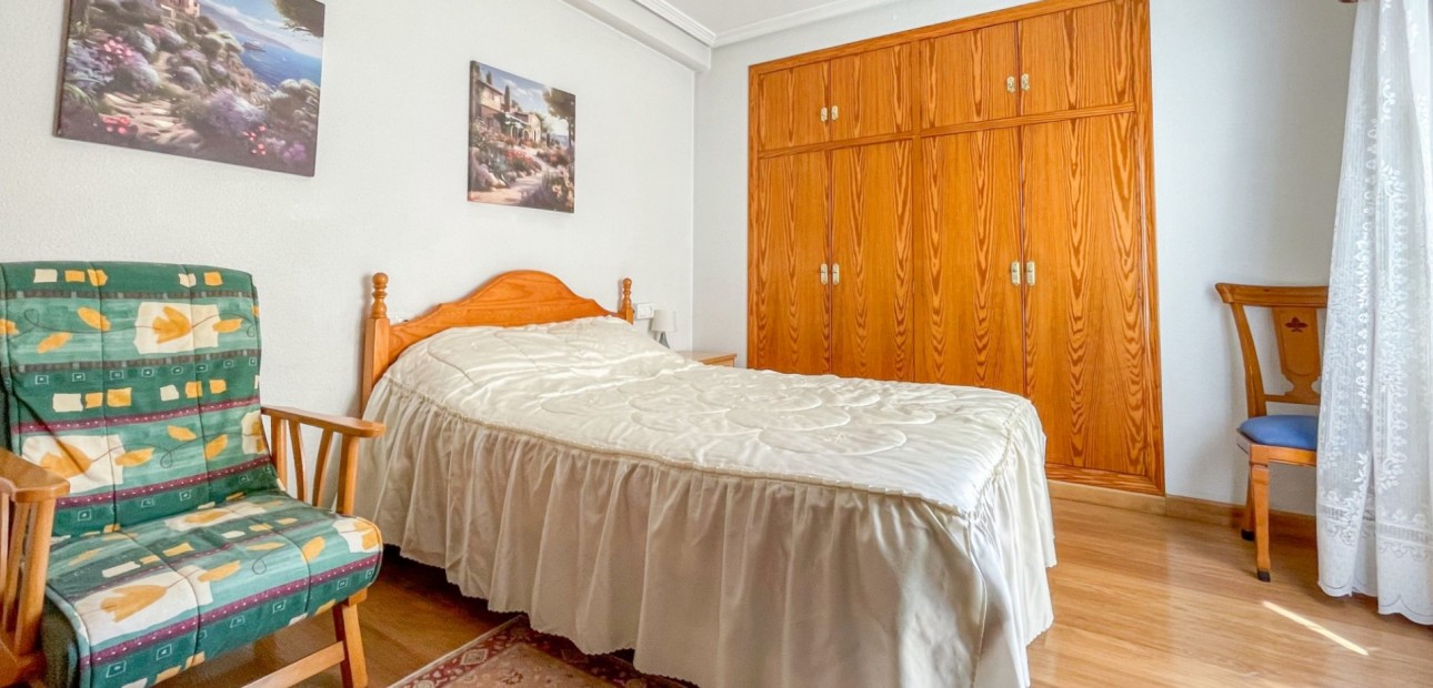 Sale - Apartment / flat -
Torrevieja - Playa Acequion