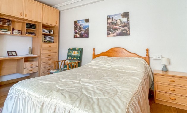 Sale - Apartment / flat -
Torrevieja - Playa Acequion