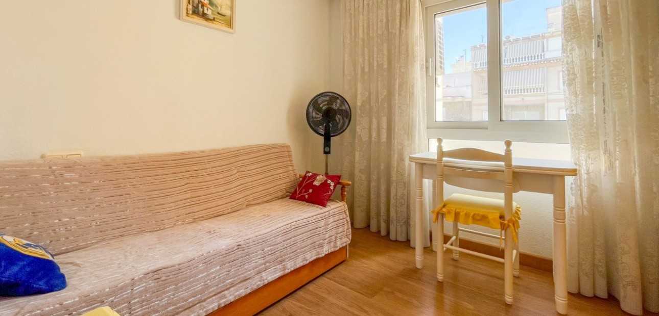 Sale - Apartment / flat -
Torrevieja - Playa Acequion