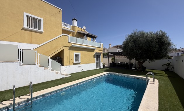 Sale - Detached Villa -
Orihuela Costa - Villamartin