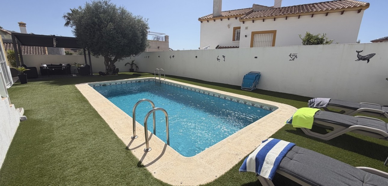 Sale - Detached Villa -
Orihuela Costa - Villamartin
