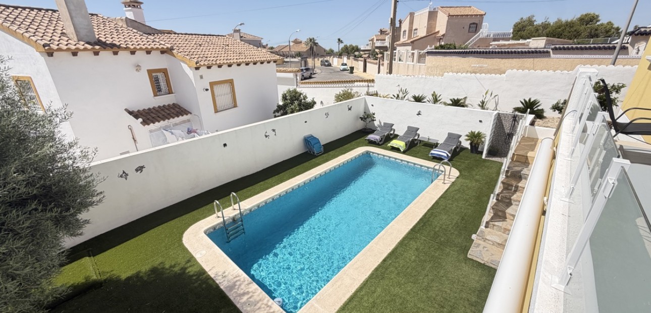 Sale - Detached Villa -
Orihuela Costa - Villamartin