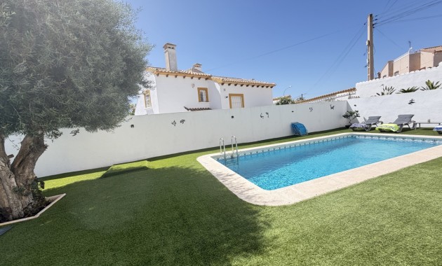 Sale - Detached Villa -
Orihuela Costa - Villamartin