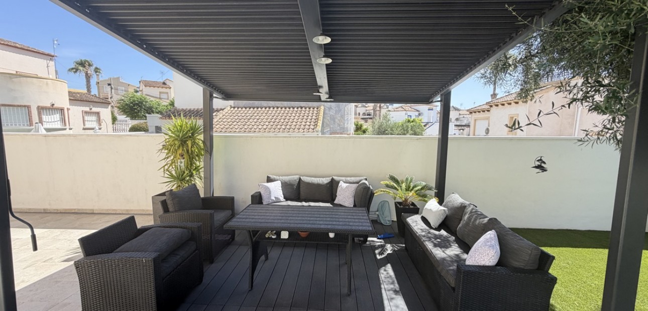 Sale - Detached Villa -
Orihuela Costa - Villamartin