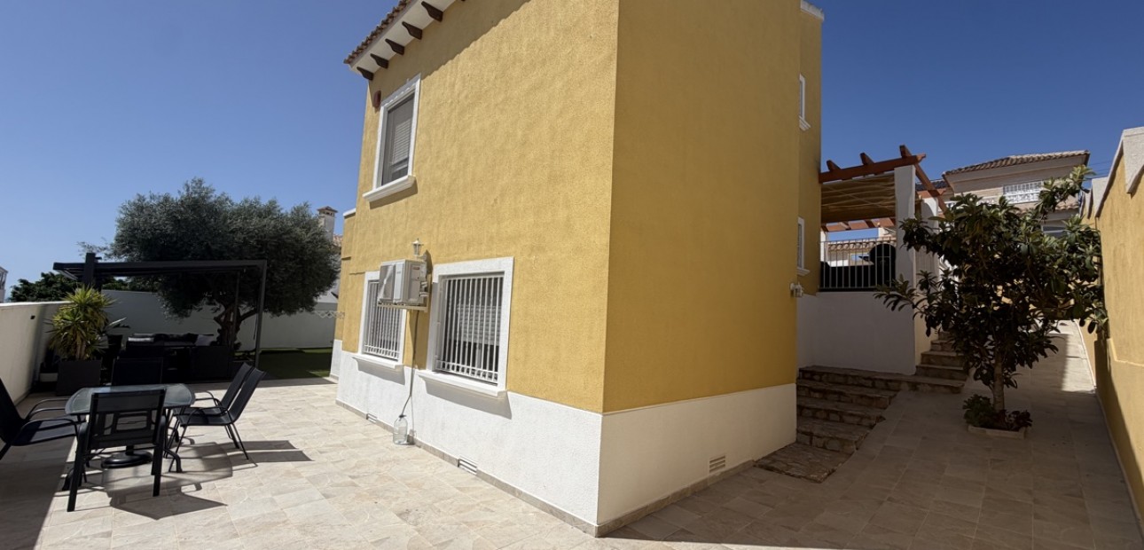 Sale - Detached Villa -
Orihuela Costa - Villamartin