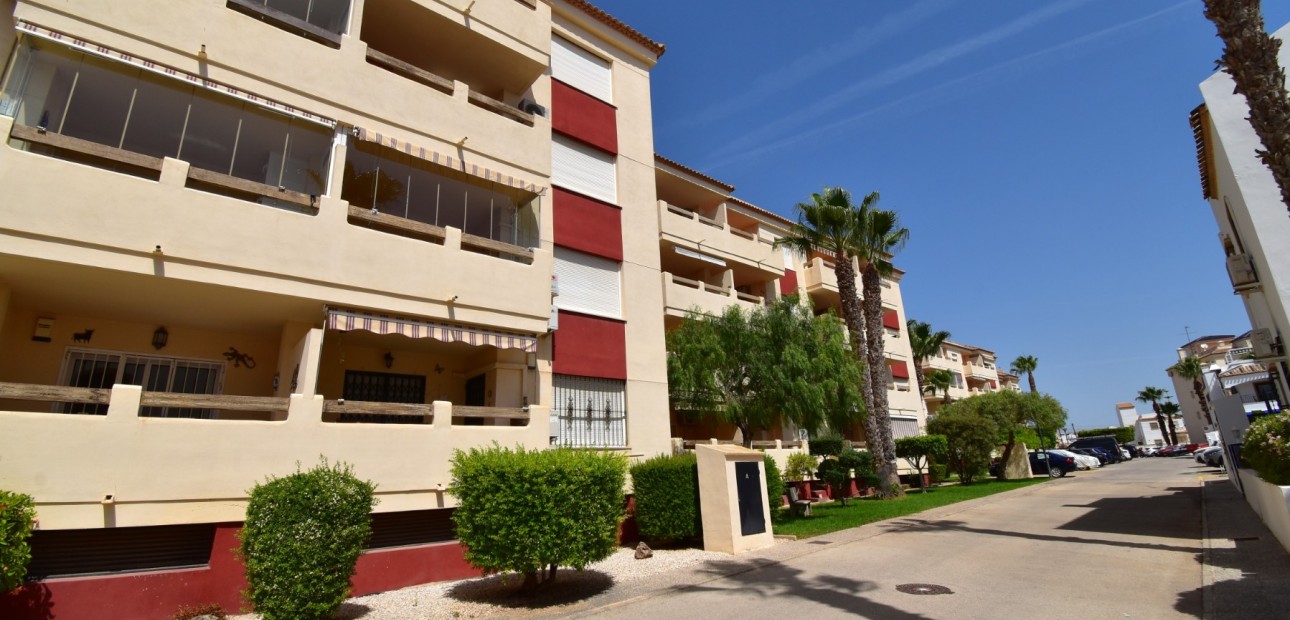 Sale - Apartment / flat -
Orihuela Costa - Playa Flamenca