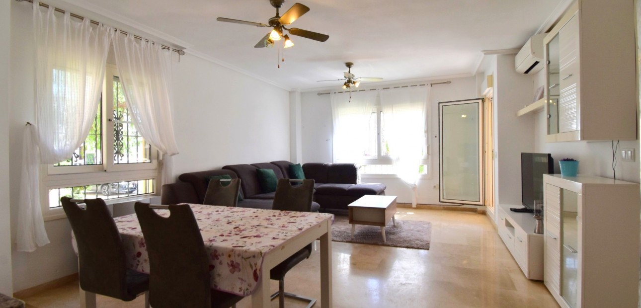 Sale - Apartment / flat -
Orihuela Costa - Playa Flamenca