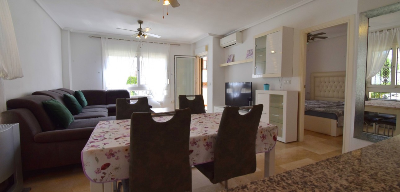 Sale - Apartment / flat -
Orihuela Costa - Playa Flamenca