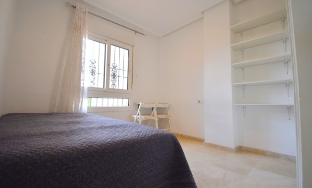 Sale - Apartment / flat -
Orihuela Costa - Playa Flamenca