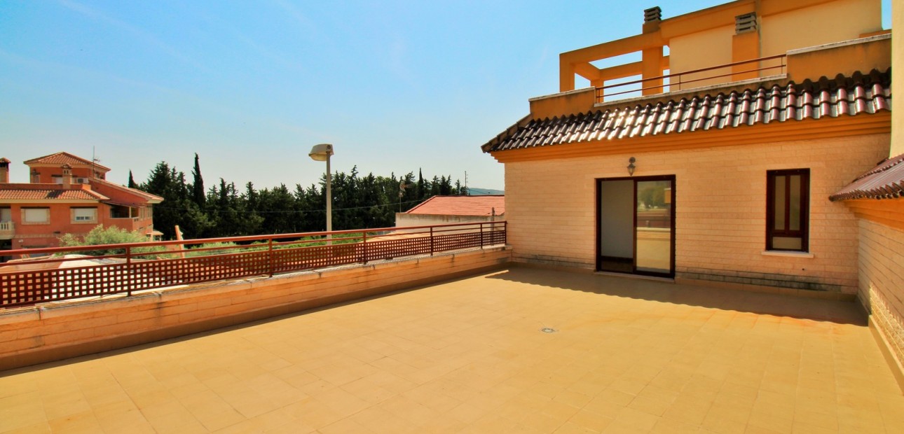Sale - Townhouse -
Orihuela - Los Desamparados