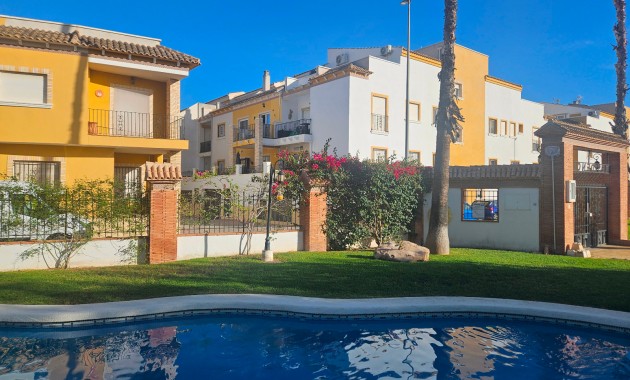 Sale - Townhouse -
Catral - Catral - Town