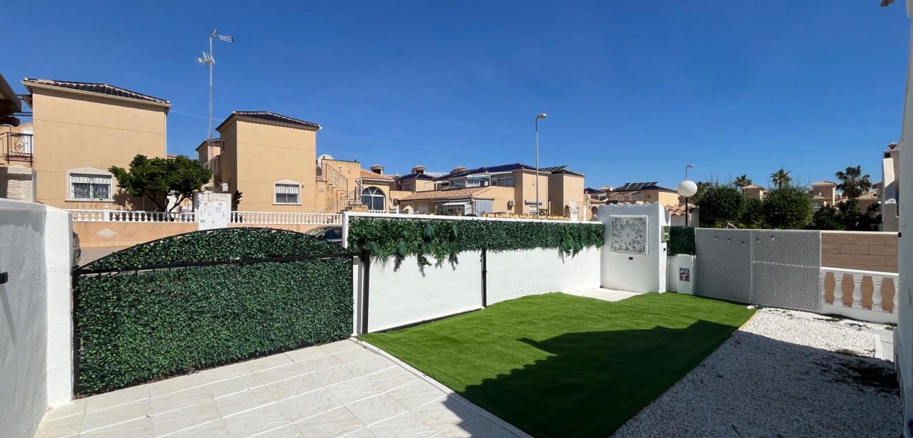 Sale - Quad Villa -
Orihuela Costa - Punta Prima