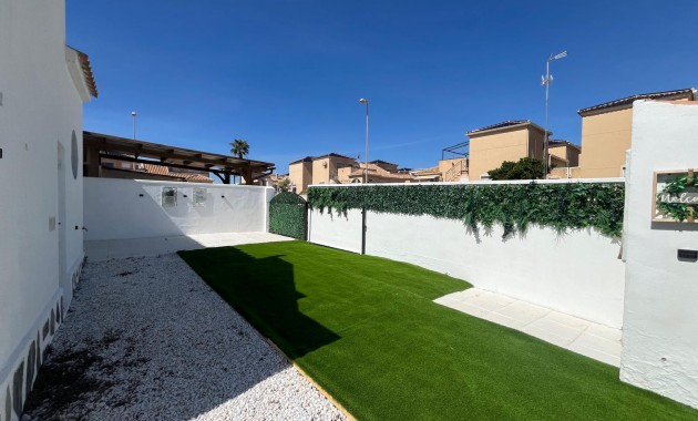 Sale - Quad Villa -
Orihuela Costa - Punta Prima