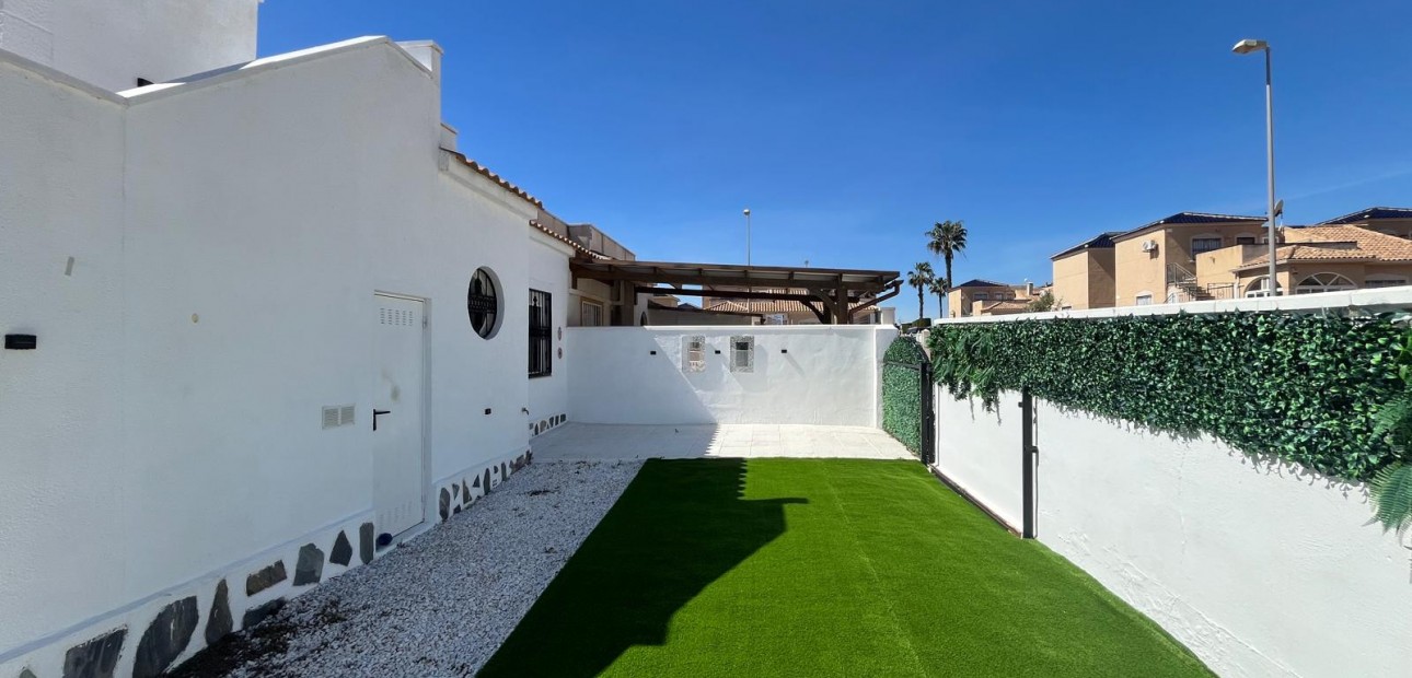 Sale - Quad Villa -
Orihuela Costa - Punta Prima