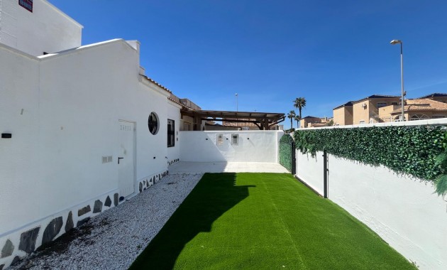 Sale - Quad Villa -
Orihuela Costa - Punta Prima