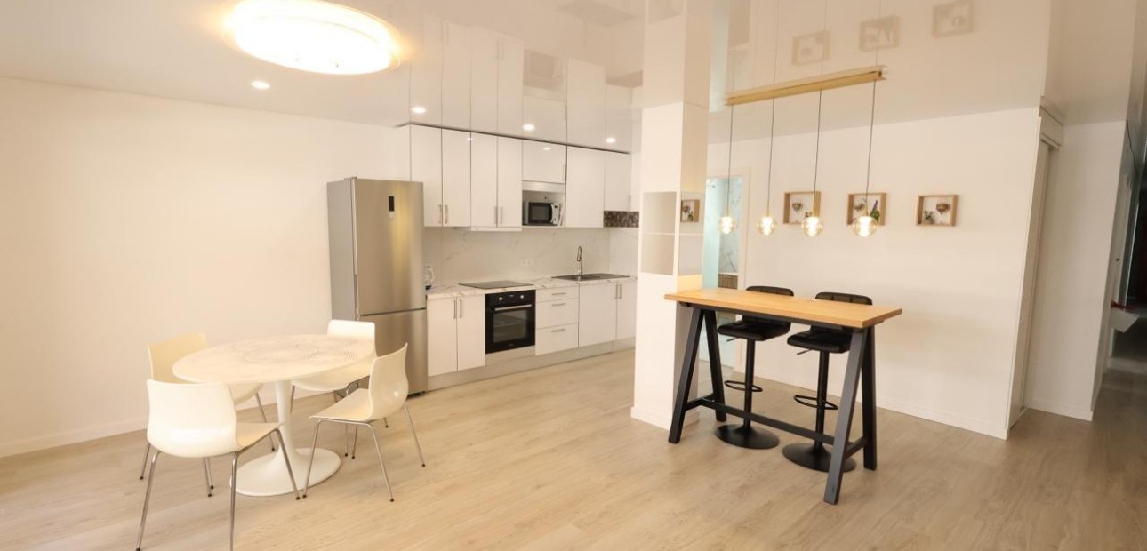 Sale - Apartment / flat -
Torrevieja - Acequion