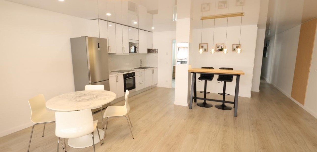 Sale - Apartment / flat -
Torrevieja - Acequion