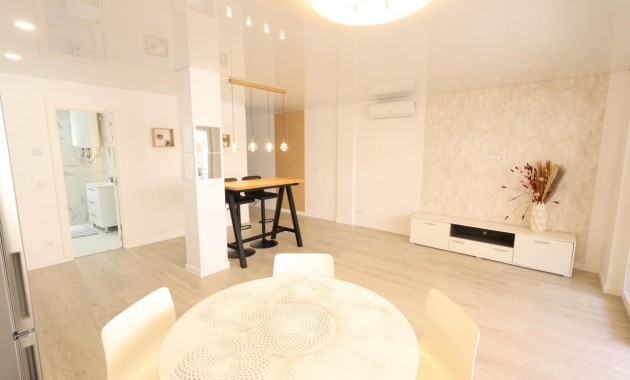 Sale - Apartment / flat -
Torrevieja - Acequion