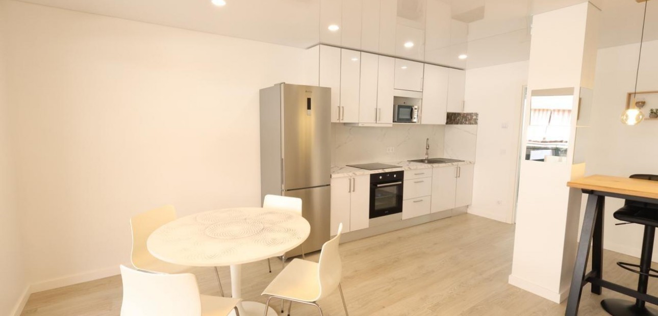 Sale - Apartment / flat -
Torrevieja - Acequion