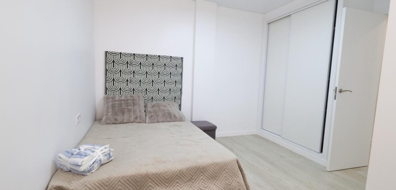 Sale - Apartment / flat -
Torrevieja - Acequion