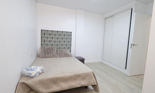 Sale - Apartment / flat -
Torrevieja - Acequion