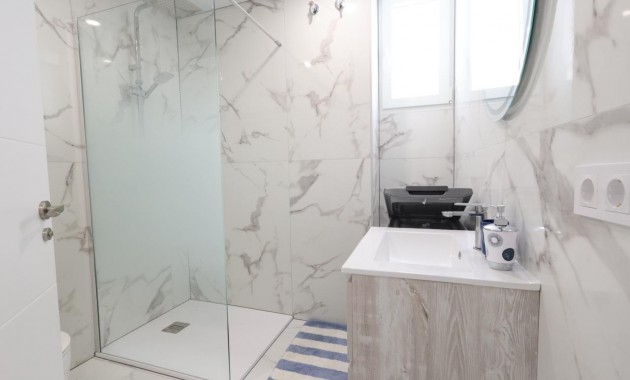 Sale - Apartment / flat -
Torrevieja - Acequion