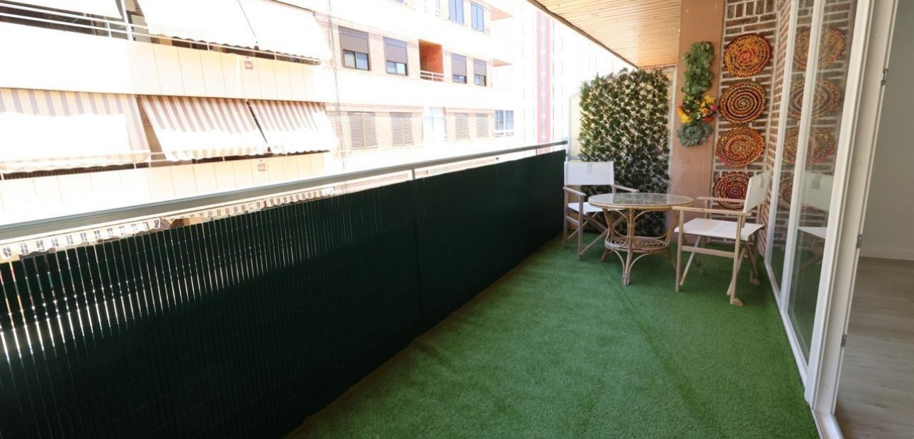 Sale - Apartment / flat -
Torrevieja - Acequion