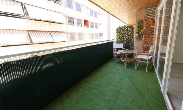 Sale - Apartment / flat -
Torrevieja - Acequion