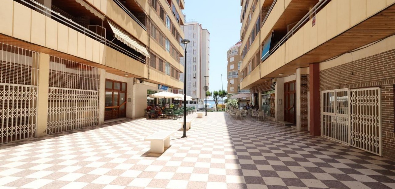 Sale - Apartment / flat -
Torrevieja - Acequion