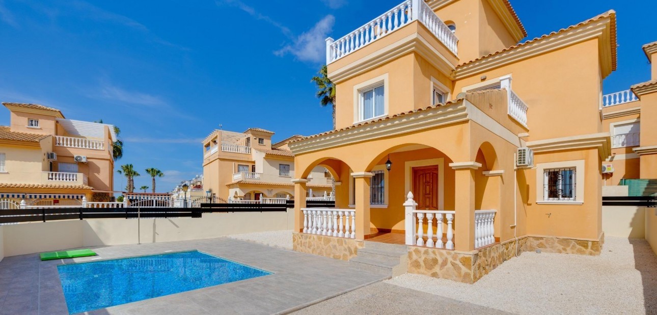 Sale - Villa -
Algorfa - Costa blanca sur