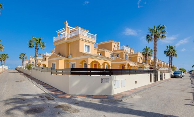 Sale - Villa -
Algorfa - Costa blanca sur