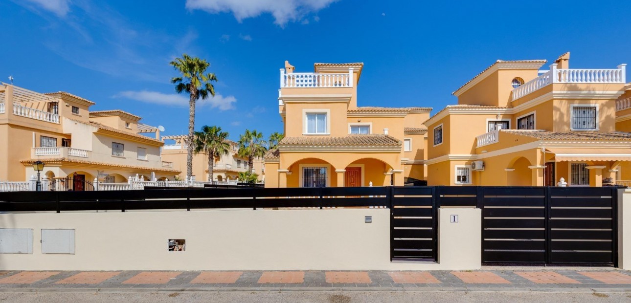 Sale - Villa -
Algorfa - Costa blanca sur