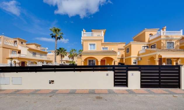 Sale - Villa -
Algorfa - Costa blanca sur