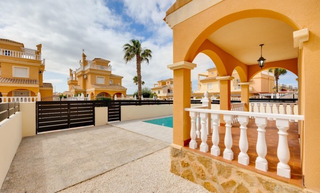 Sale - Villa -
Algorfa - Costa blanca sur
