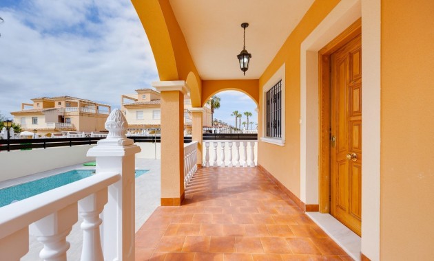 Sale - Villa -
Algorfa - Costa blanca sur