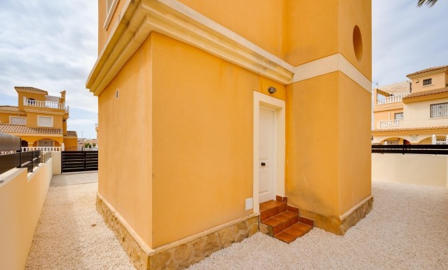 Sale - Villa -
Algorfa - Costa blanca sur