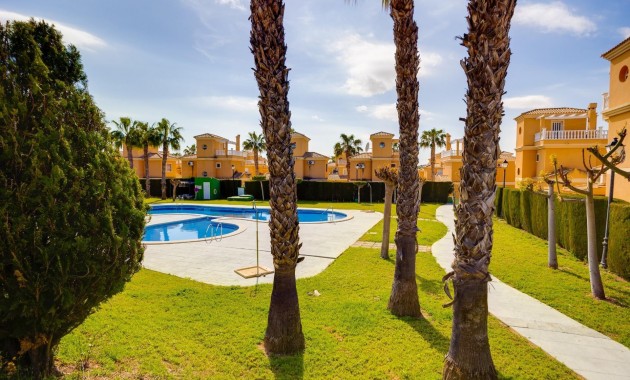 Sale - Villa -
Algorfa - Costa blanca sur