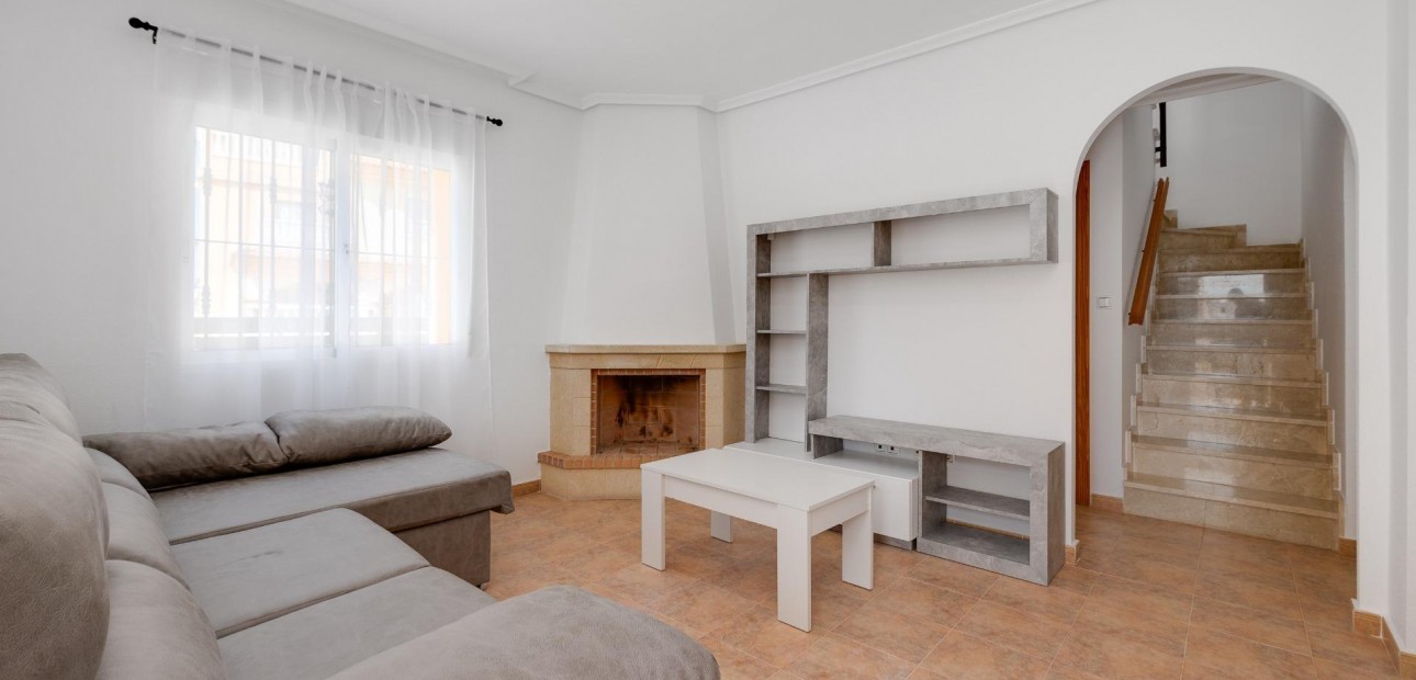 Sale - Villa -
Algorfa - Costa blanca sur