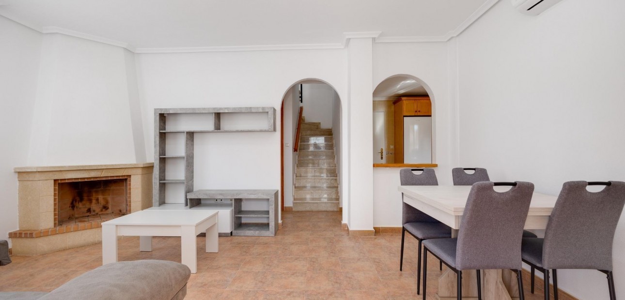 Sale - Villa -
Algorfa - Costa blanca sur