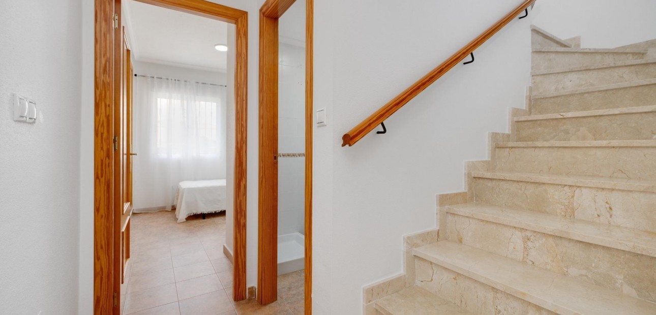 Sale - Villa -
Algorfa - Costa blanca sur
