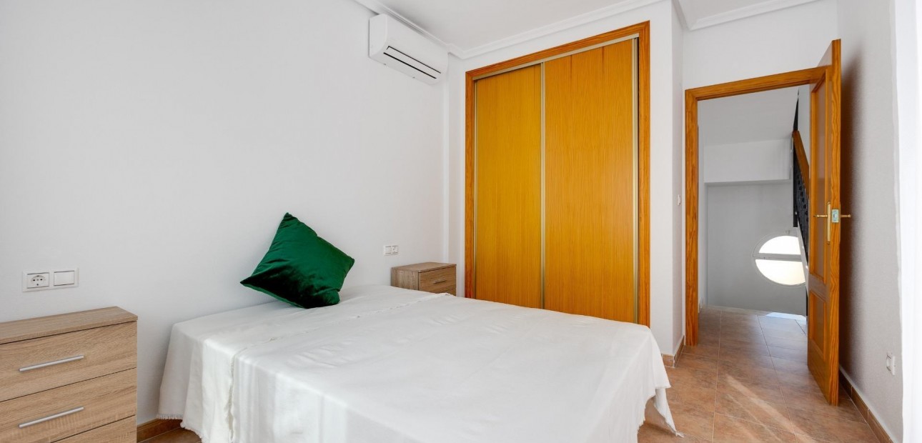 Sale - Villa -
Algorfa - Costa blanca sur