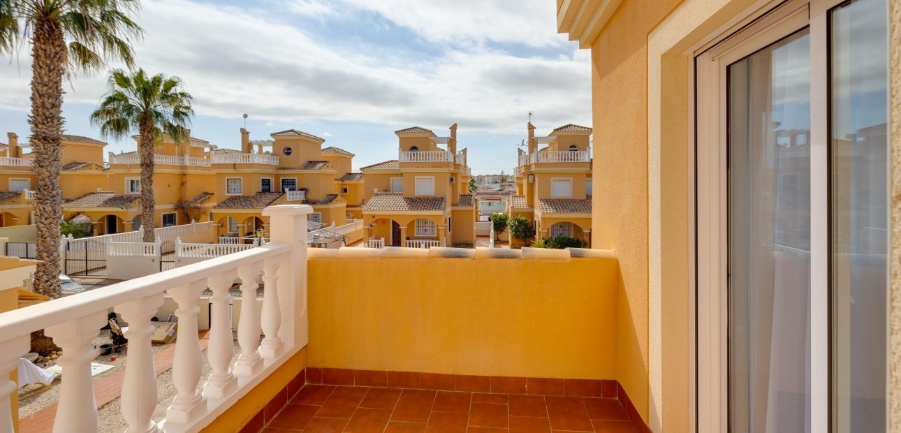 Sale - Villa -
Algorfa - Costa blanca sur