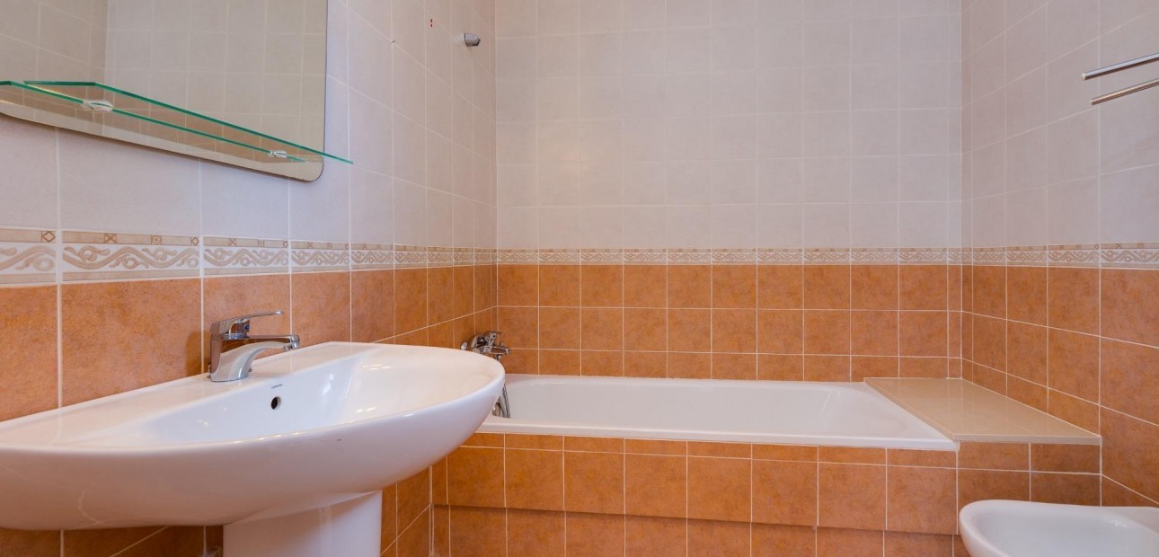 Sale - Villa -
Algorfa - Costa blanca sur