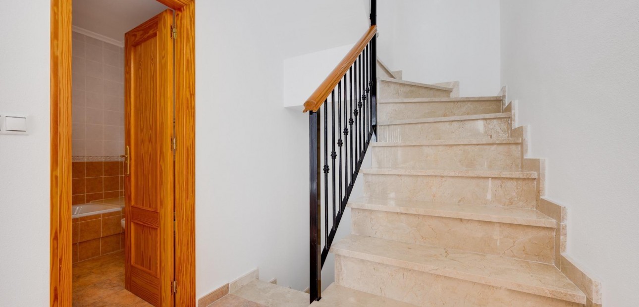 Sale - Villa -
Algorfa - Costa blanca sur