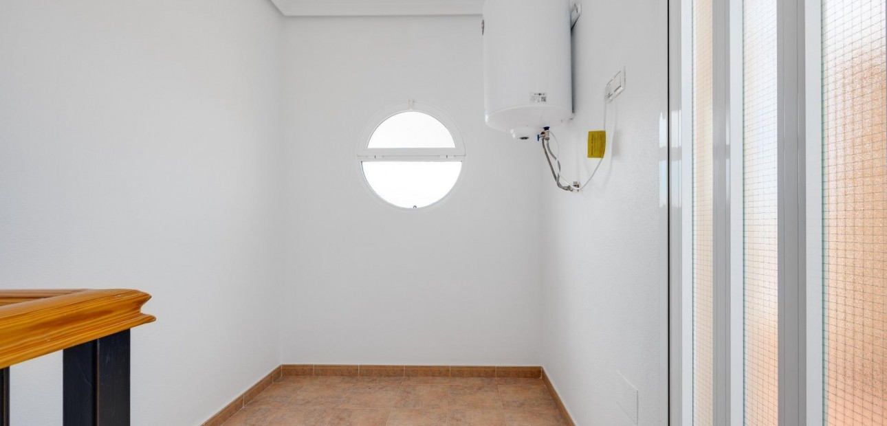 Sale - Villa -
Algorfa - Costa blanca sur
