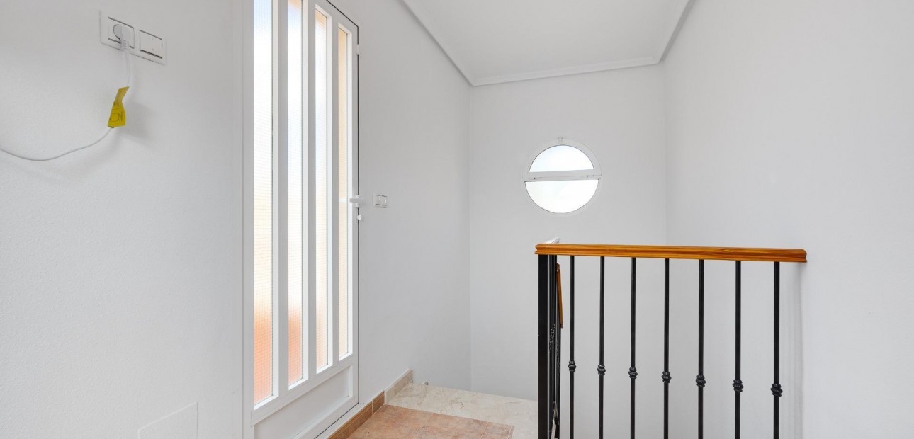 Sale - Villa -
Algorfa - Costa blanca sur