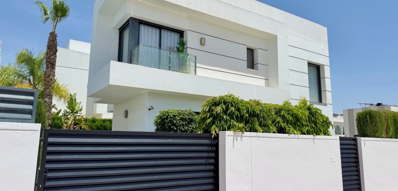 Sale - Detached Villa -
Ciudad Quesada - Ciudad Quesada - Town